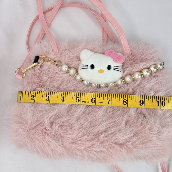 Hello Kitty Pink Faux Fur Handbag With Removable Pearl Accent Chain - Picture 5 of 8